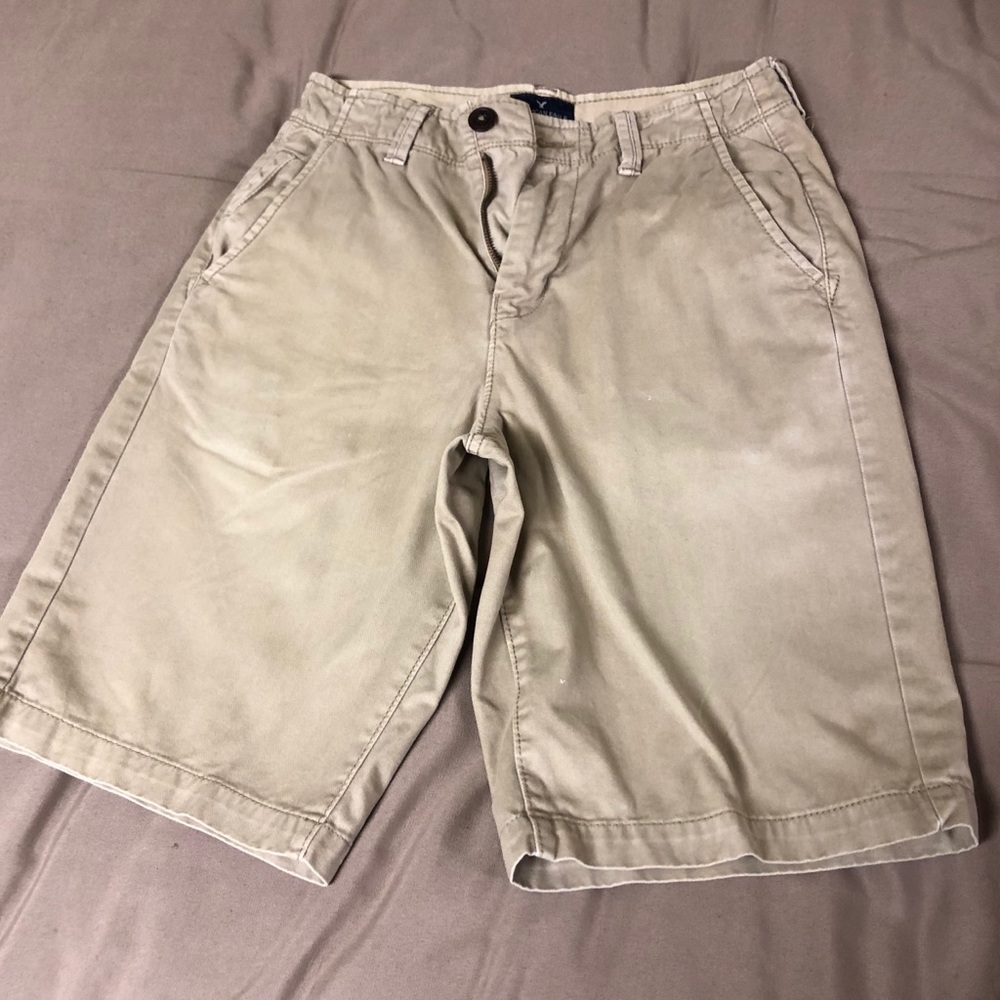 American Eagle Men’s Longboard Khaki Shorts